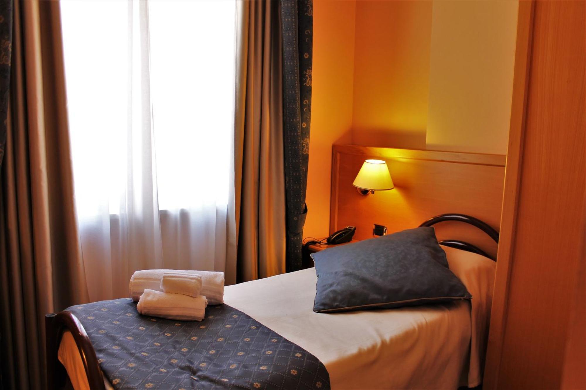 Hotel Bristol Энна Экстерьер фото